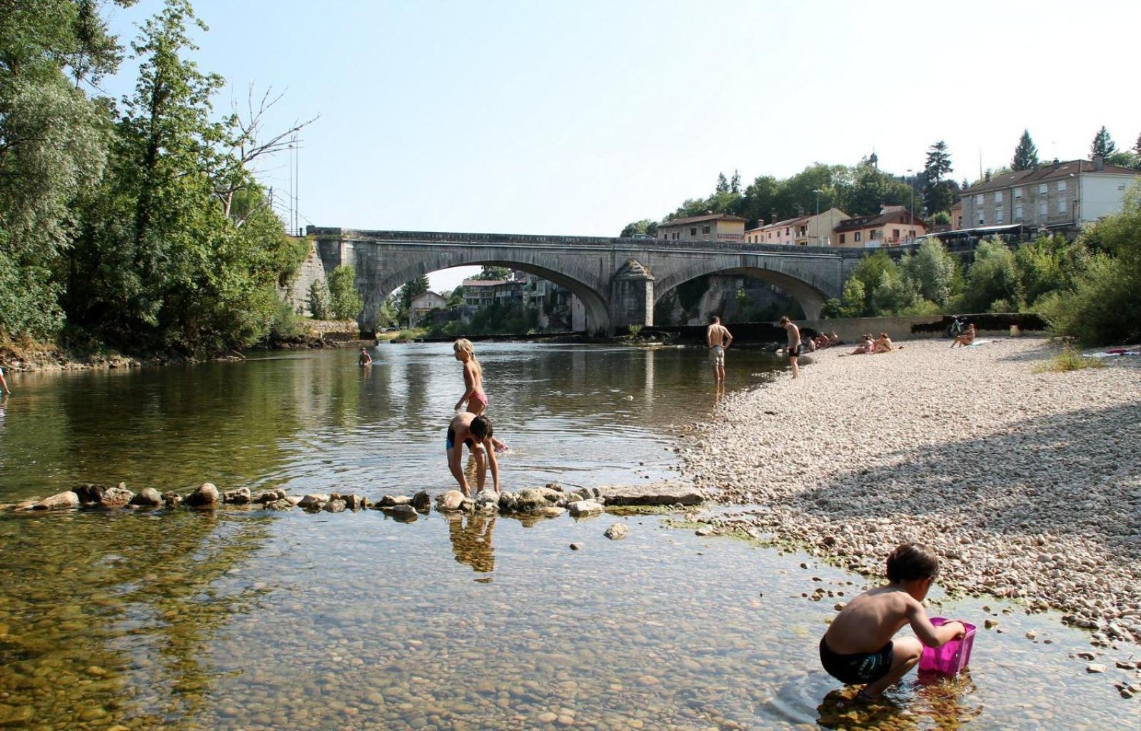Gite L Ainstant A 2 Pas De La Riviere, Proche Cnpe Et A42 Neuville-sur-Ain Екстериор снимка